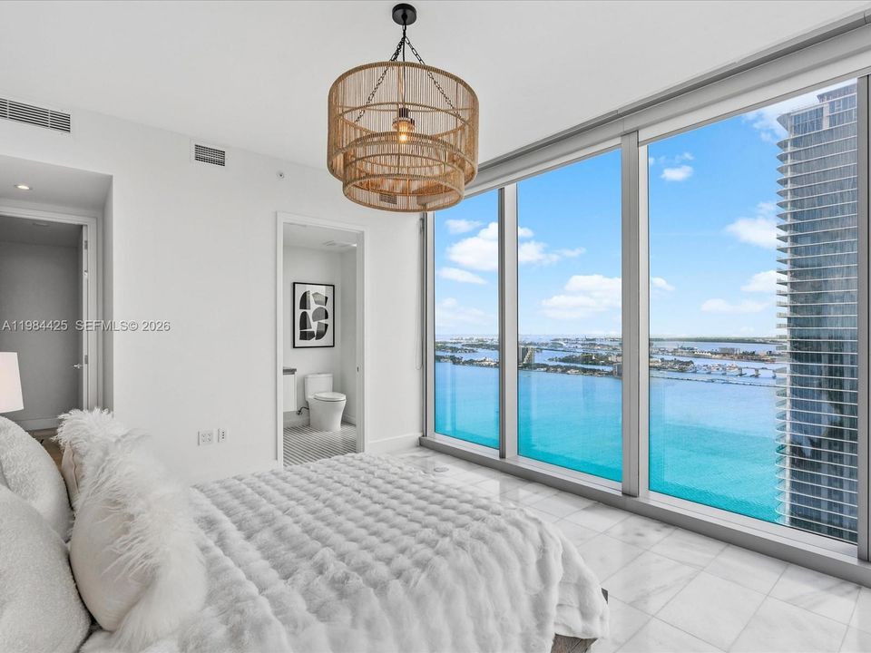 Vendido Recientemente: $4,295,000 (4 camas, 6 baños, 3788 Pies cuadrados)