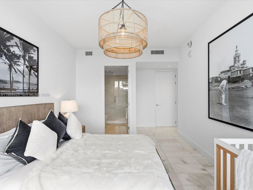 Vendido Recientemente: $4,295,000 (4 camas, 6 baños, 3788 Pies cuadrados)