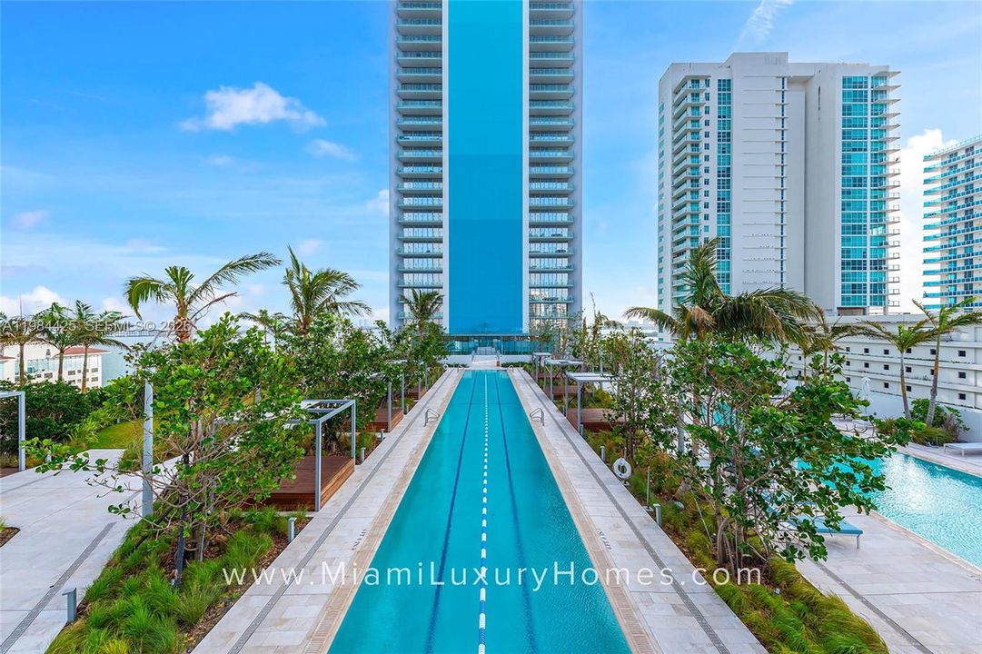 Vendido Recientemente: $4,295,000 (4 camas, 6 baños, 3788 Pies cuadrados)