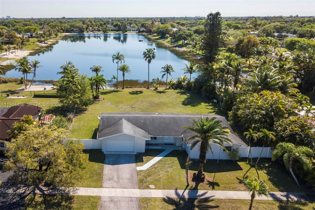 На продажу: $1,699,999 (4 спален, 2 ванн, 1972 Квадратных фут)