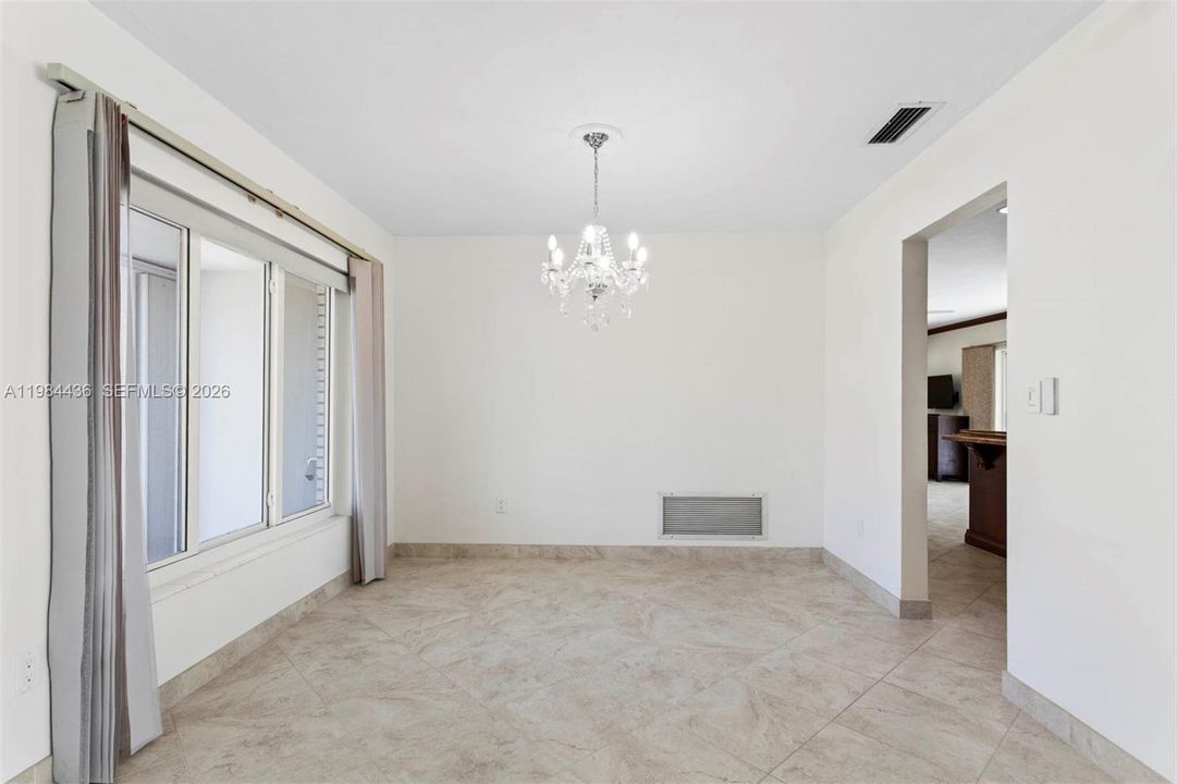 На продажу: $1,699,999 (4 спален, 2 ванн, 1972 Квадратных фут)
