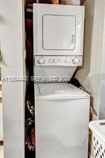 Active With Contract: $169,900 (1 beds, 1 baths, 757 Square Feet)