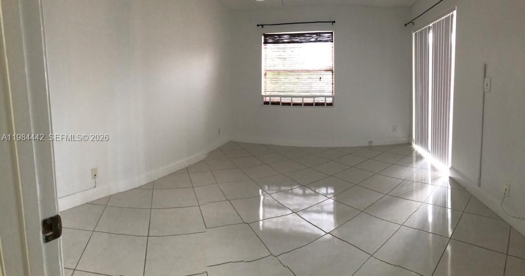 Active With Contract: $169,900 (1 beds, 1 baths, 757 Square Feet)