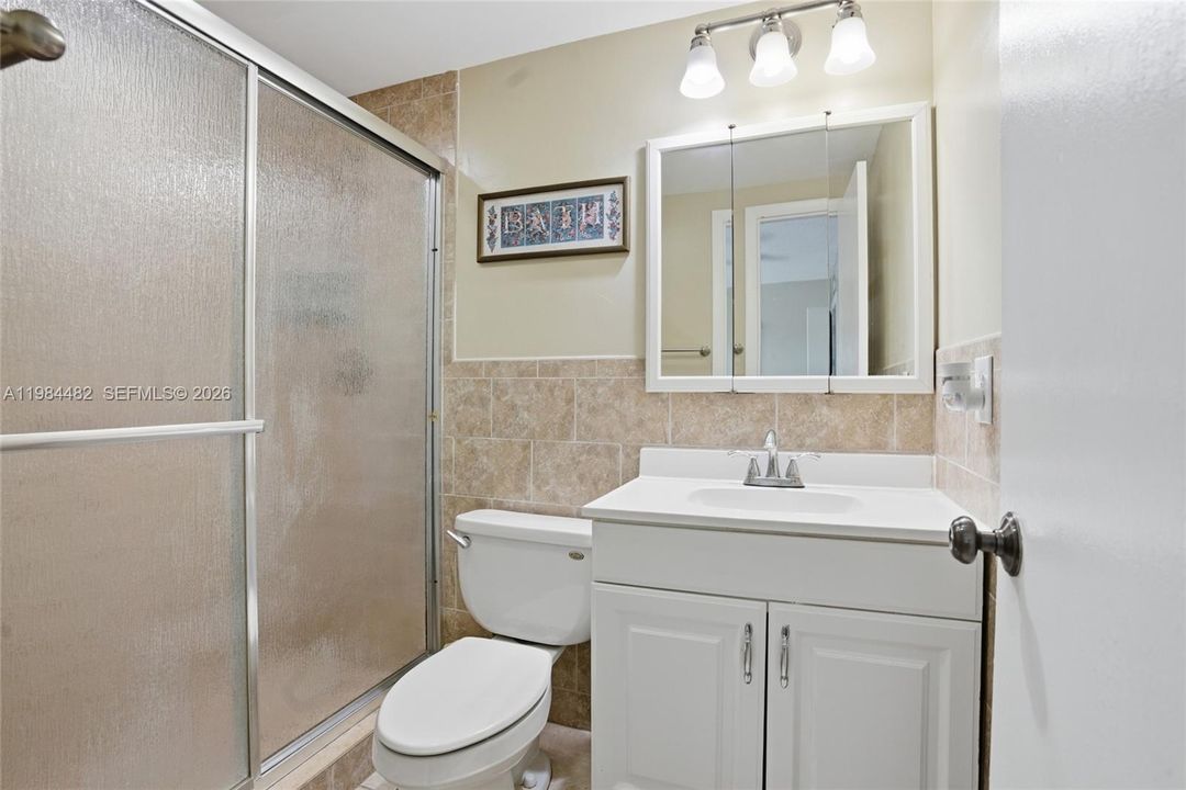 На продажу: $325,000 (2 спален, 2 ванн, 1196 Квадратных фут)