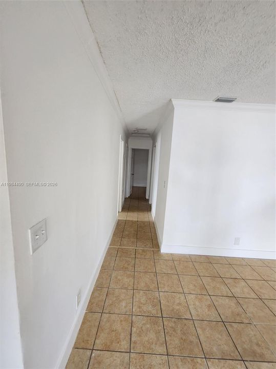 En Renta: $2,550 (4 camas, 2 baños, 1056 Pies cuadrados)
