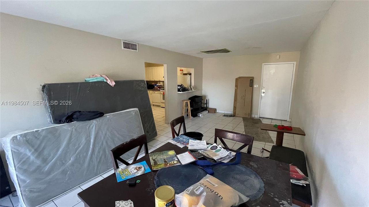 For Sale: $160,000 (2 beds, 2 baths, 1030 Square Feet)