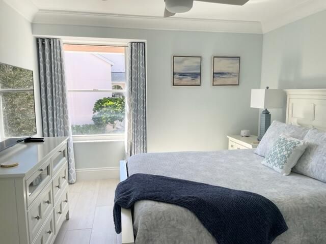 Master Bed1