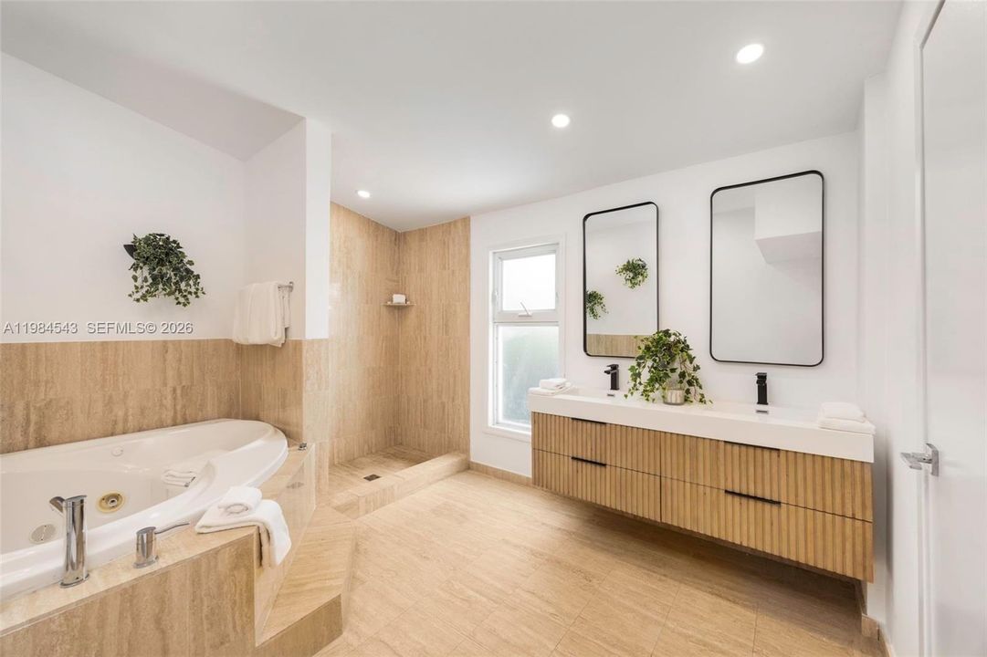 For Sale: $2,795,000 (4 beds, 4 baths, 2353 Square Feet)