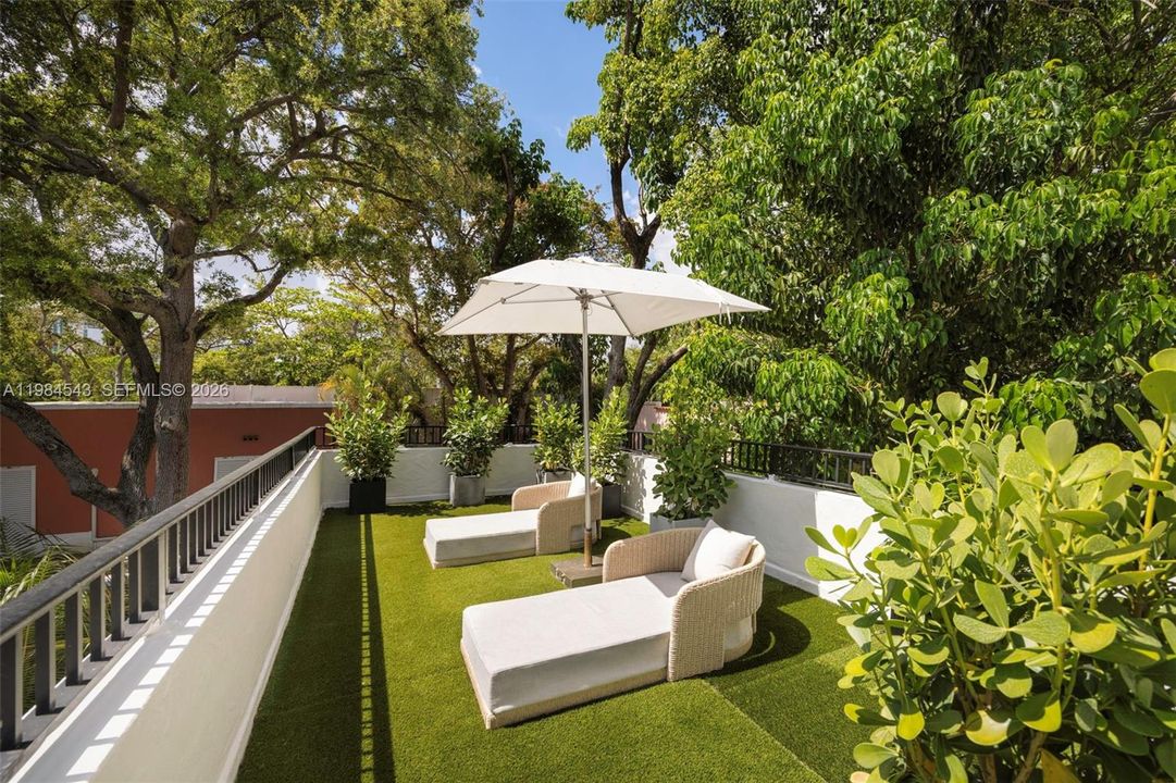 For Sale: $2,795,000 (4 beds, 4 baths, 2353 Square Feet)
