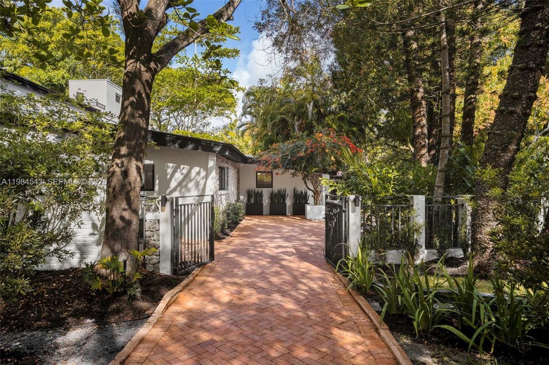 For Sale: $2,795,000 (4 beds, 4 baths, 2353 Square Feet)