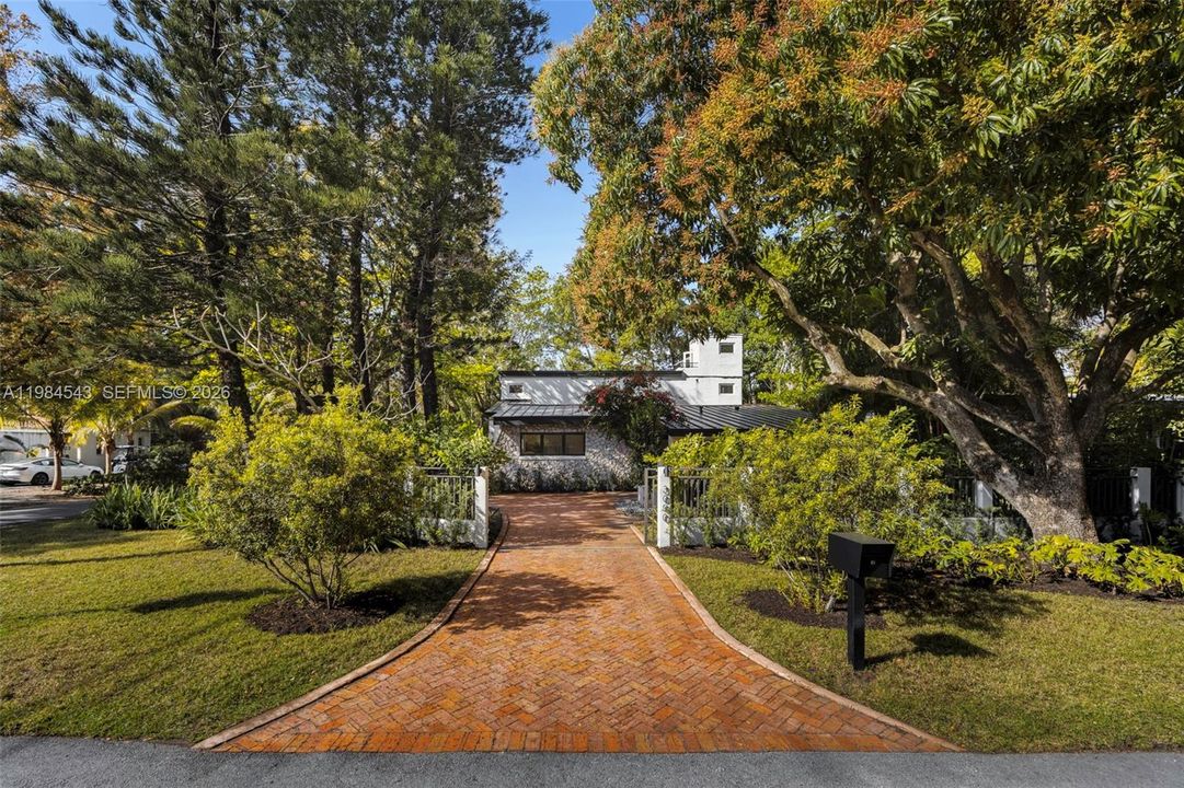 For Sale: $2,795,000 (4 beds, 4 baths, 2353 Square Feet)