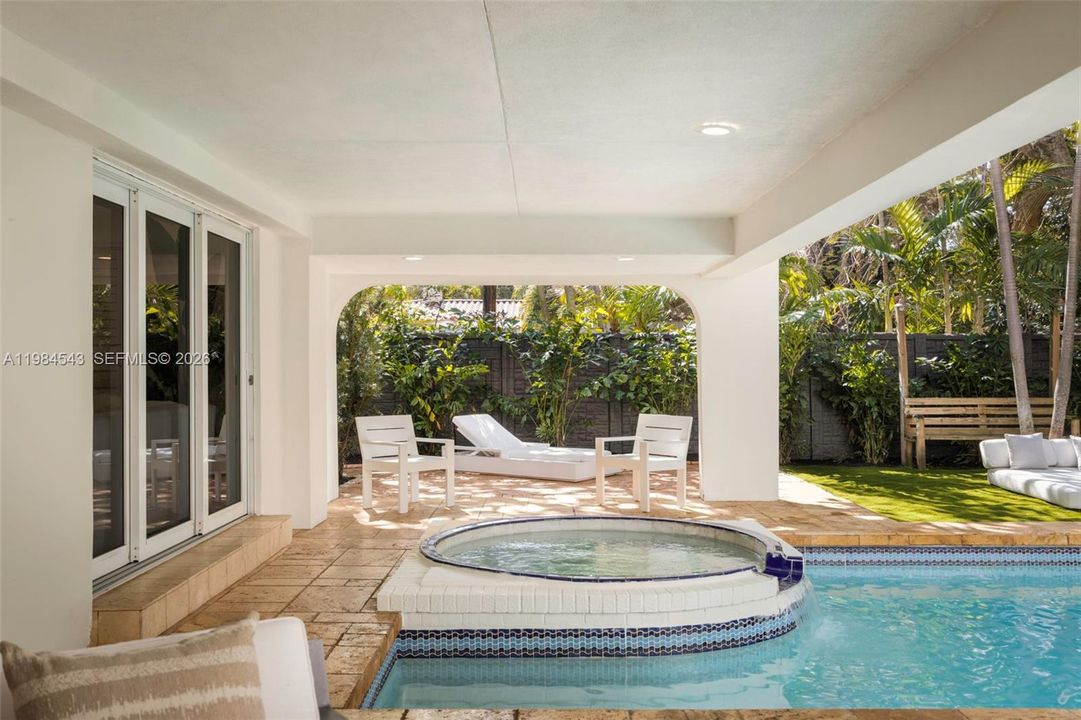 For Sale: $2,795,000 (4 beds, 4 baths, 2353 Square Feet)