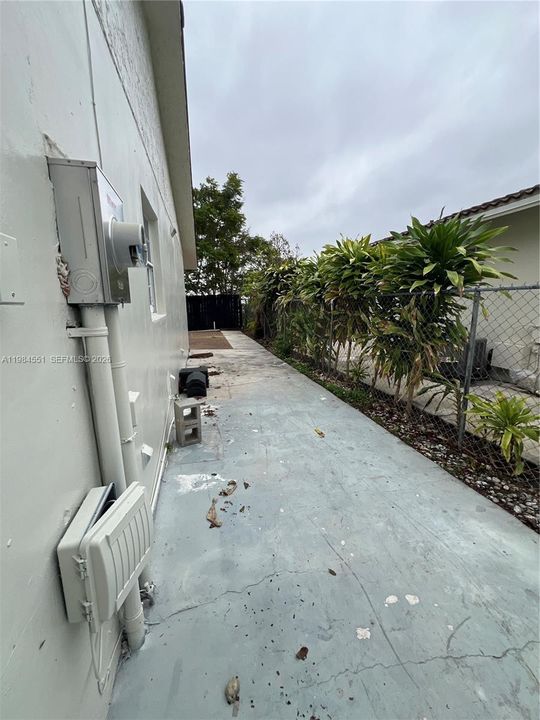 Activo con contrato: $770,000 (3 camas, 2 baños, 2330 Pies cuadrados)
