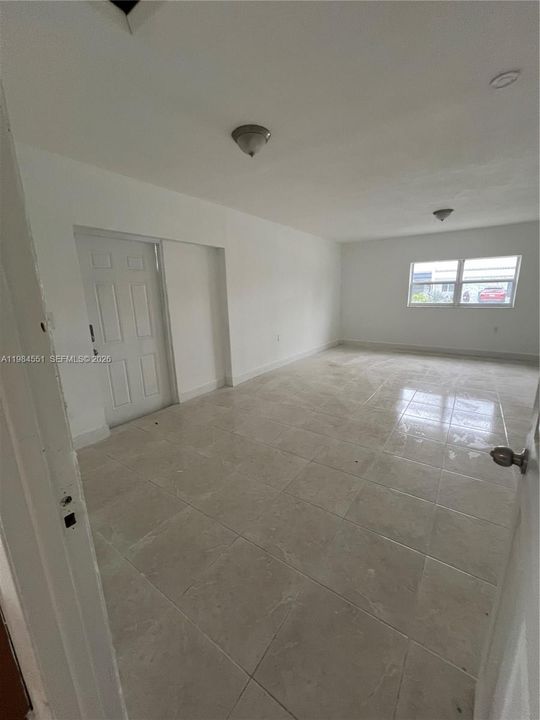 Activo con contrato: $770,000 (3 camas, 2 baños, 2330 Pies cuadrados)