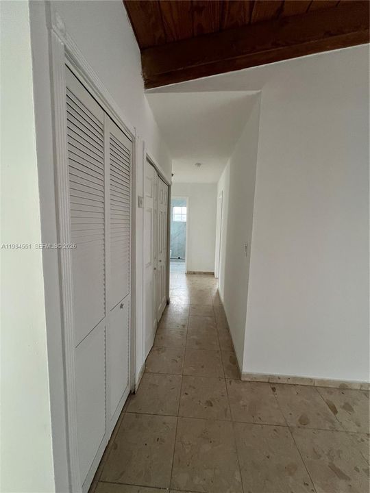 Activo con contrato: $770,000 (3 camas, 2 baños, 2330 Pies cuadrados)