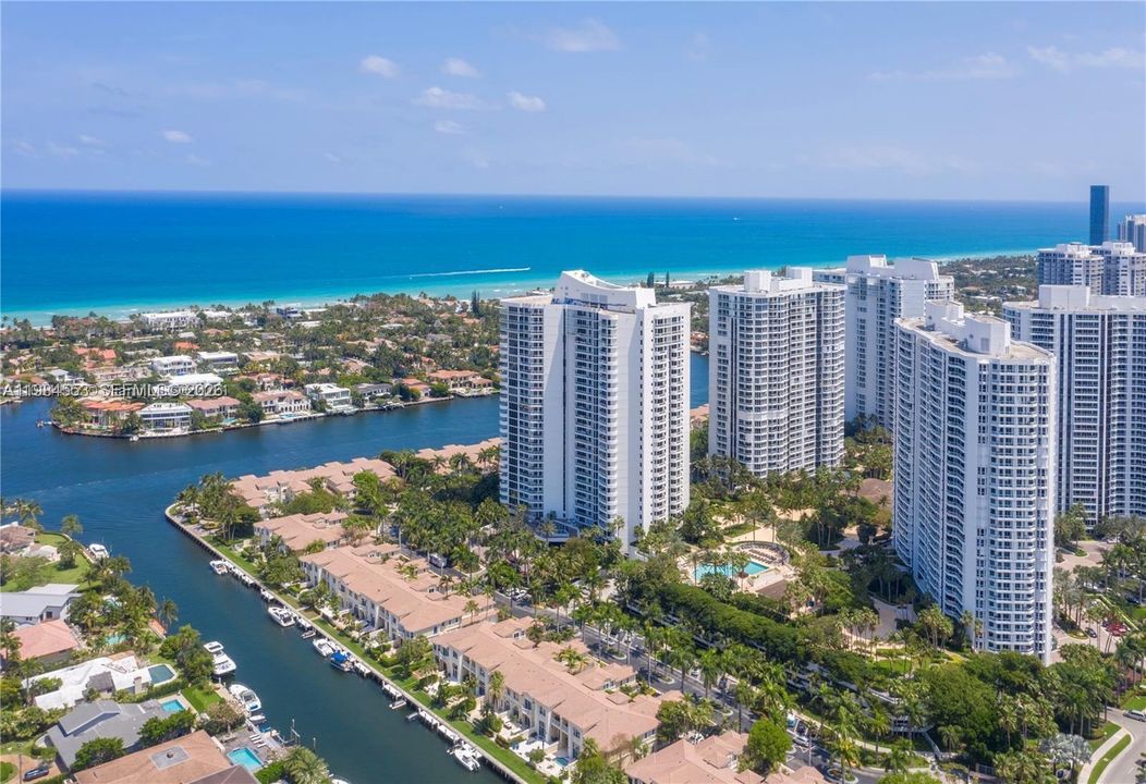 For Sale: $2,900,000 (5 beds, 4 baths, 4169 Square Feet)