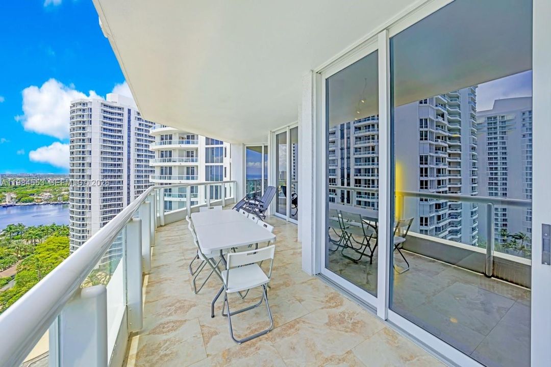 For Sale: $2,900,000 (5 beds, 4 baths, 4169 Square Feet)