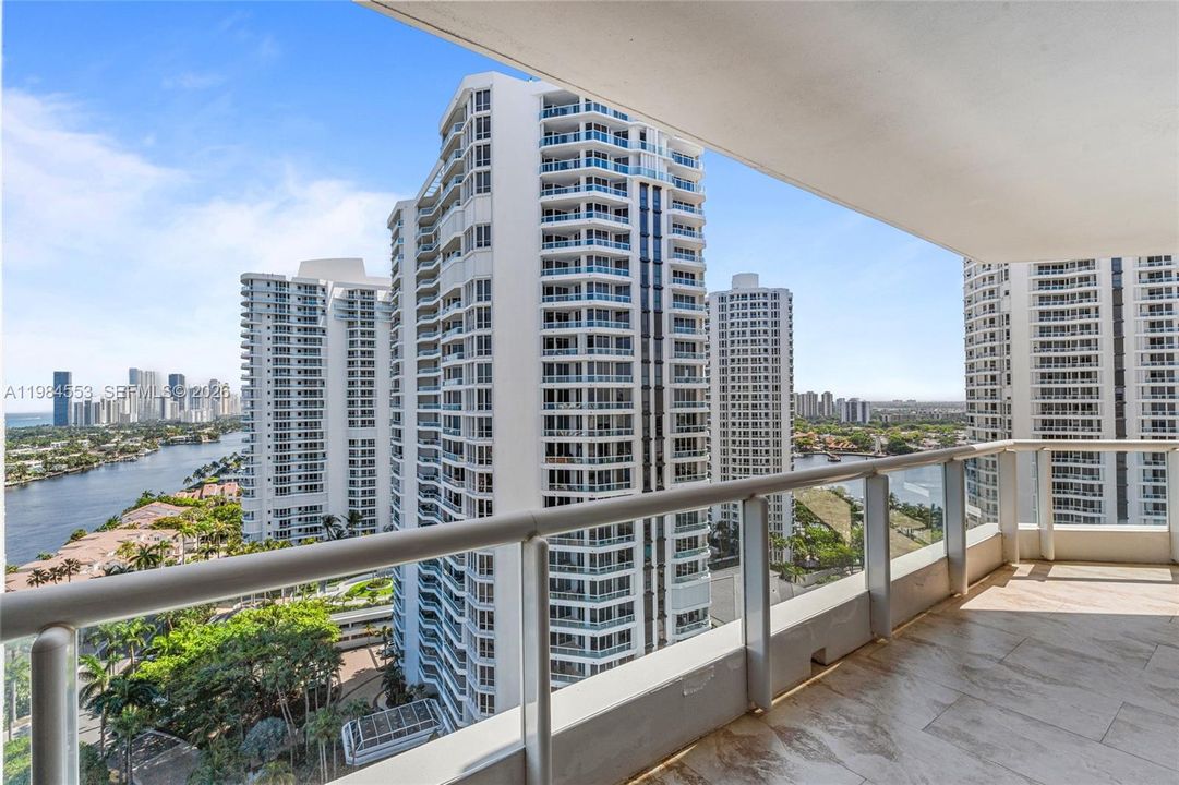 For Sale: $2,900,000 (5 beds, 4 baths, 4169 Square Feet)