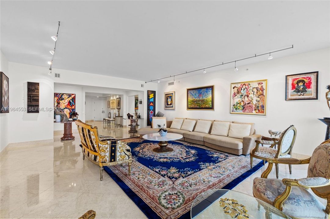For Sale: $2,900,000 (5 beds, 4 baths, 4169 Square Feet)