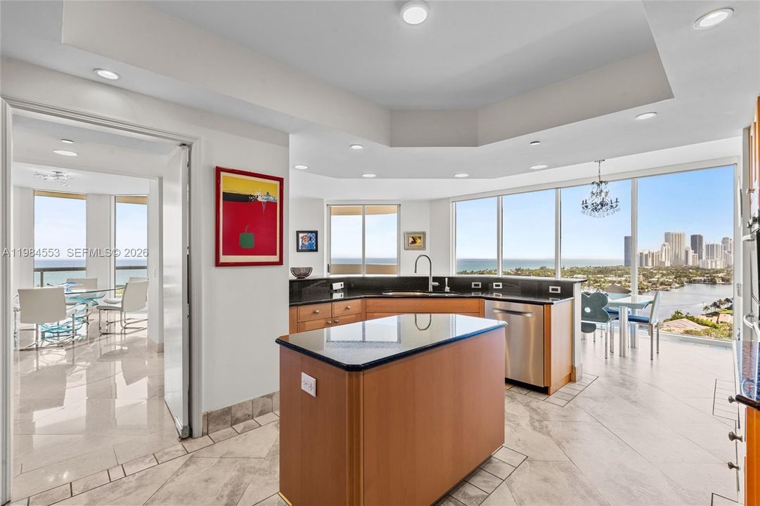 For Sale: $2,900,000 (5 beds, 4 baths, 4169 Square Feet)