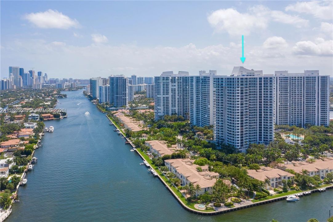 For Sale: $2,900,000 (5 beds, 4 baths, 4169 Square Feet)
