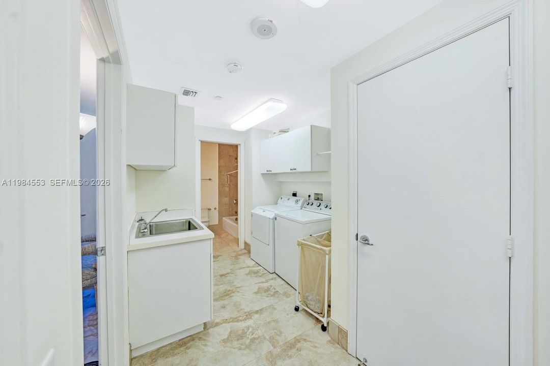 For Sale: $2,900,000 (5 beds, 4 baths, 4169 Square Feet)