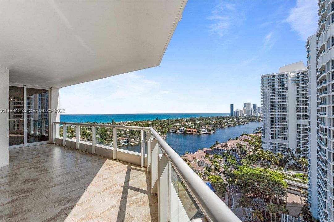 For Sale: $2,900,000 (5 beds, 4 baths, 4169 Square Feet)