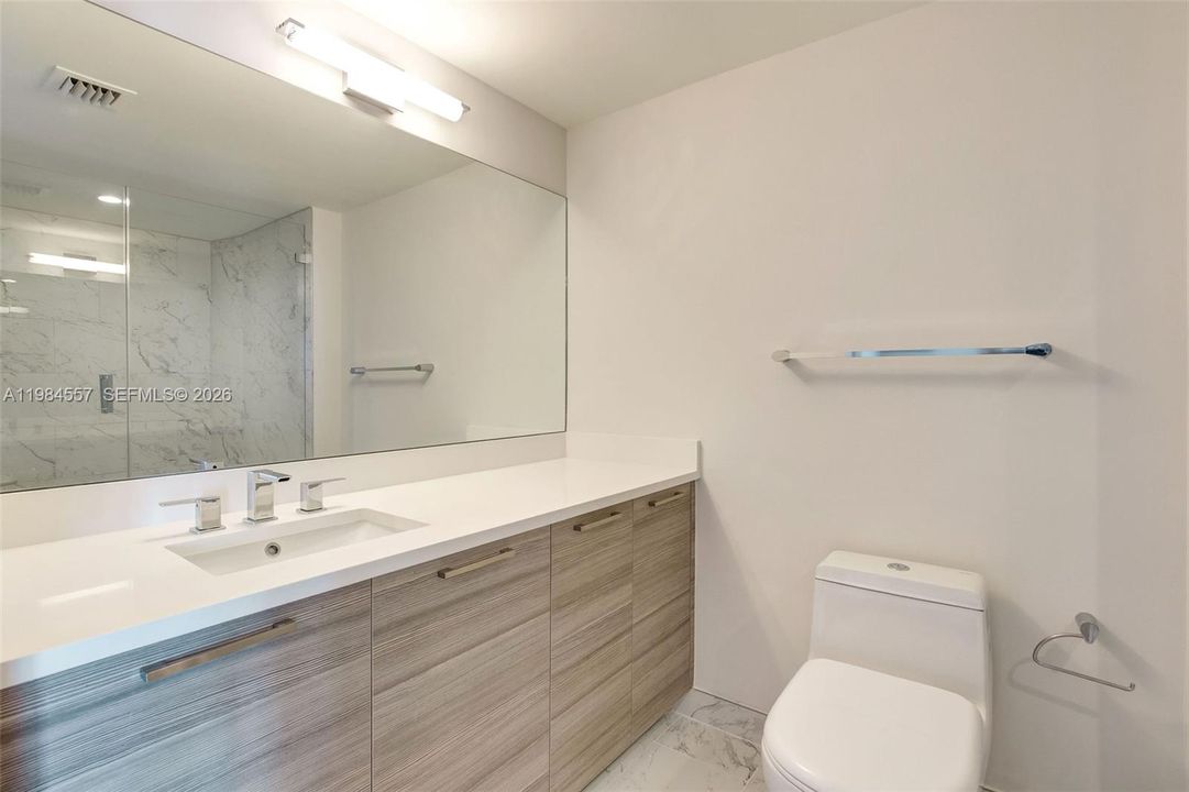 Recientemente alquilado: $3,315 (1 camas, 1 baños, 827 Pies cuadrados)