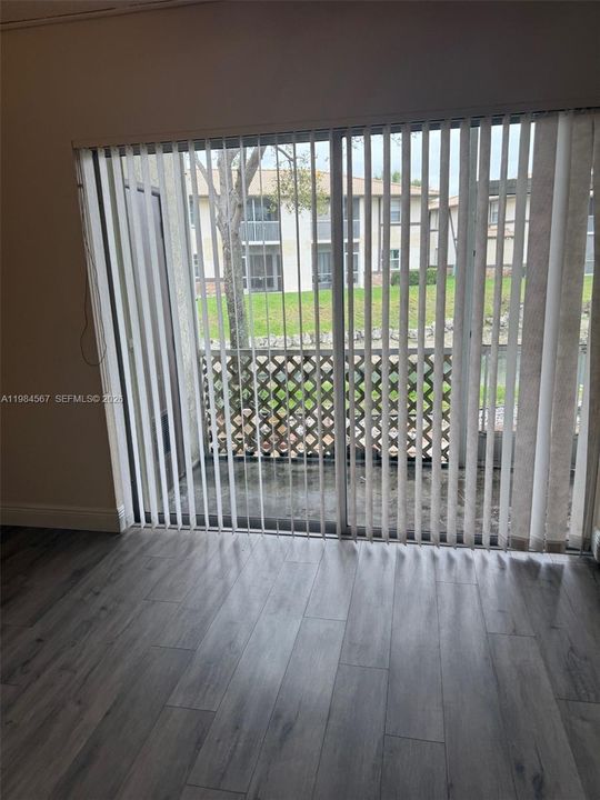 For Sale: $199,000 (2 beds, 2 baths, 790 Square Feet)