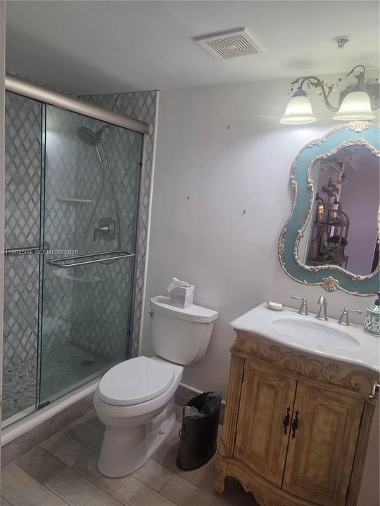 2nd Bathroom