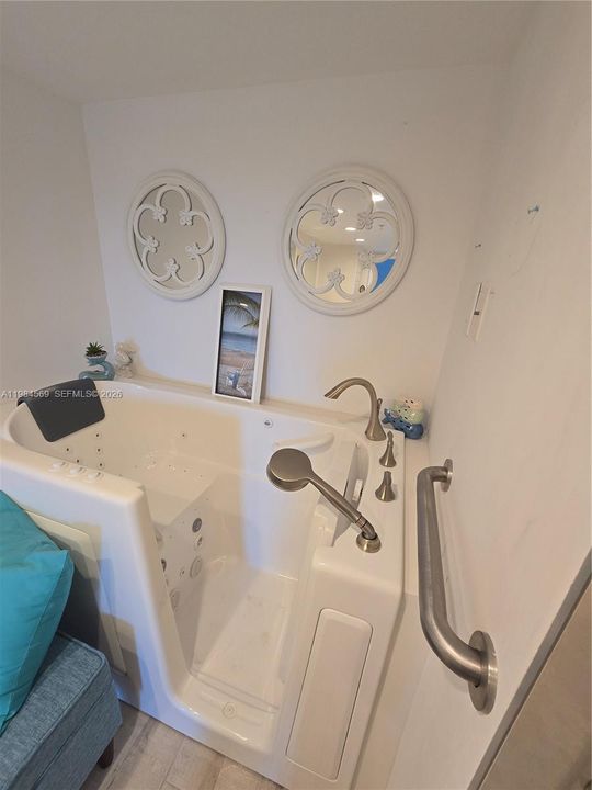 New Walk in Tub