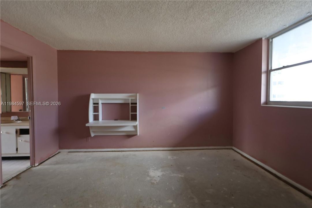 На продажу: $147,700 (2 спален, 2 ванн, 1300 Квадратных фут)