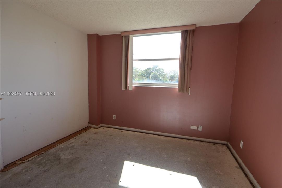 На продажу: $147,700 (2 спален, 2 ванн, 1300 Квадратных фут)