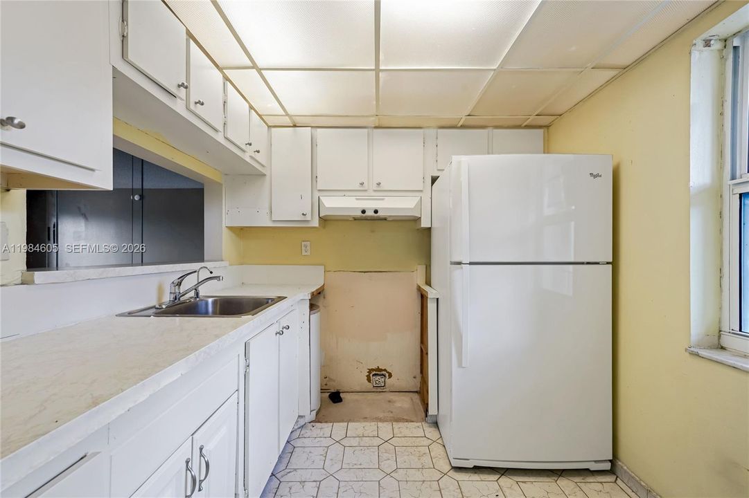 For Sale: $64,900 (1 beds, 1 baths, 750 Square Feet)