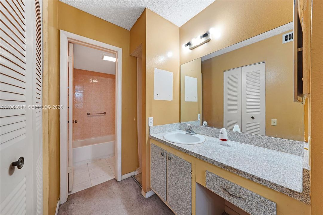For Sale: $64,900 (1 beds, 1 baths, 750 Square Feet)