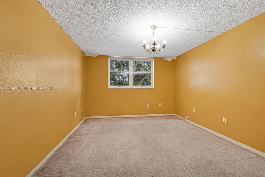 For Sale: $64,900 (1 beds, 1 baths, 750 Square Feet)