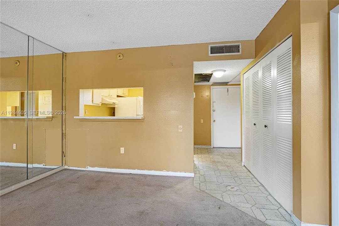 For Sale: $64,900 (1 beds, 1 baths, 750 Square Feet)