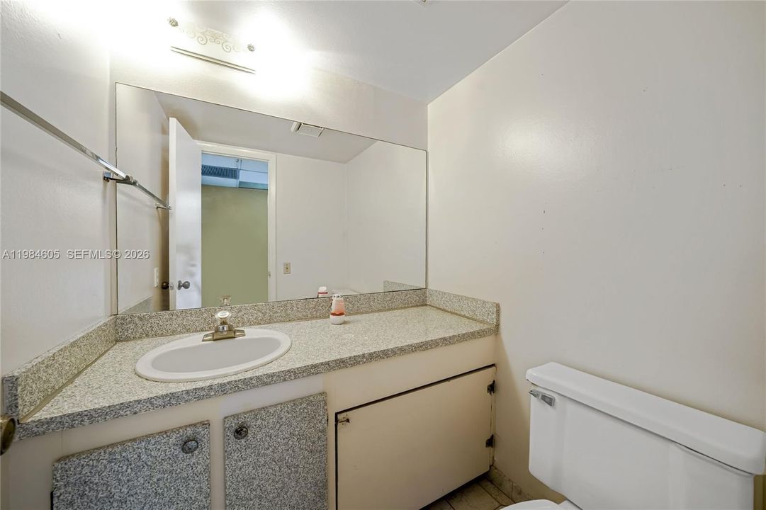 For Sale: $64,900 (1 beds, 1 baths, 750 Square Feet)