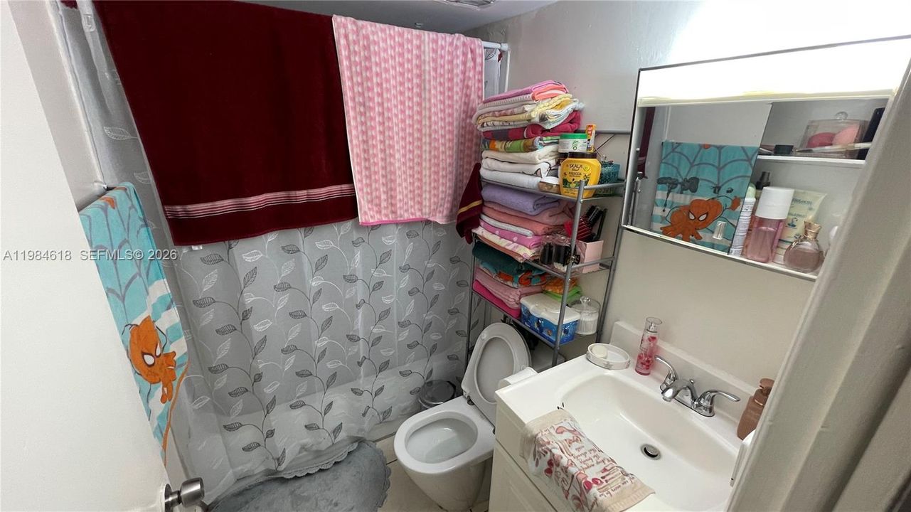 На продажу: $190,000 (1 спален, 1 ванн, 550 Квадратных фут)