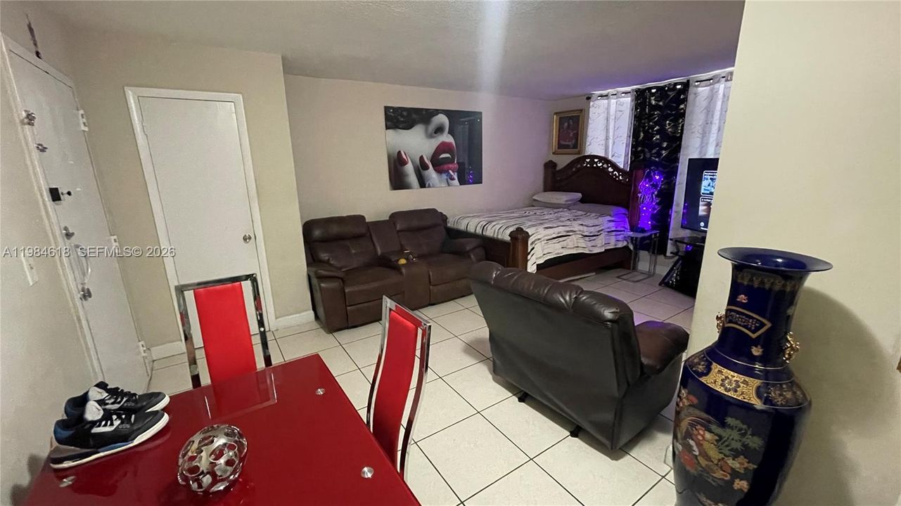 На продажу: $190,000 (1 спален, 1 ванн, 550 Квадратных фут)