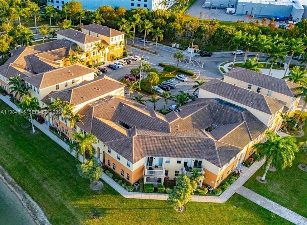 В аренду: $2,600 (2 спален, 2 ванн, 1205 Квадратных фут)