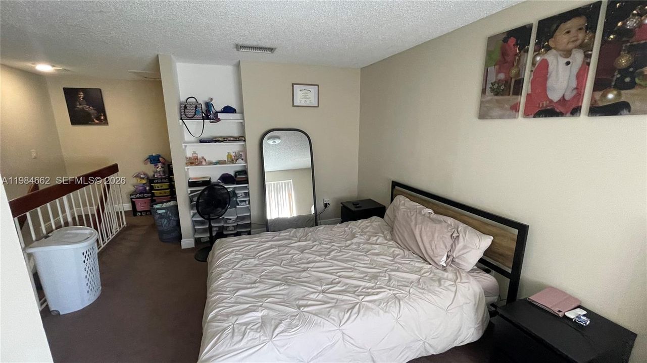 На продажу: $210,000 (1 спален, 1 ванн, 750 Квадратных фут)