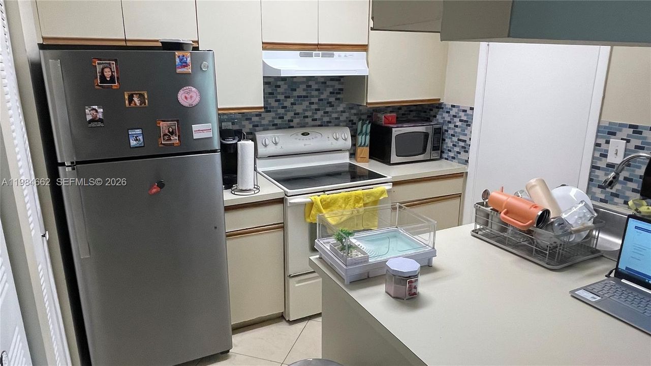 На продажу: $210,000 (1 спален, 1 ванн, 750 Квадратных фут)