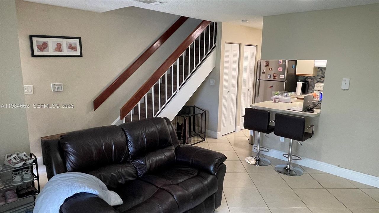 На продажу: $210,000 (1 спален, 1 ванн, 750 Квадратных фут)