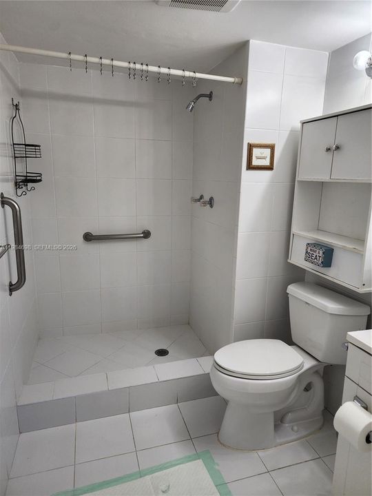 На продажу: $150,000 (2 спален, 2 ванн, 1170 Квадратных фут)