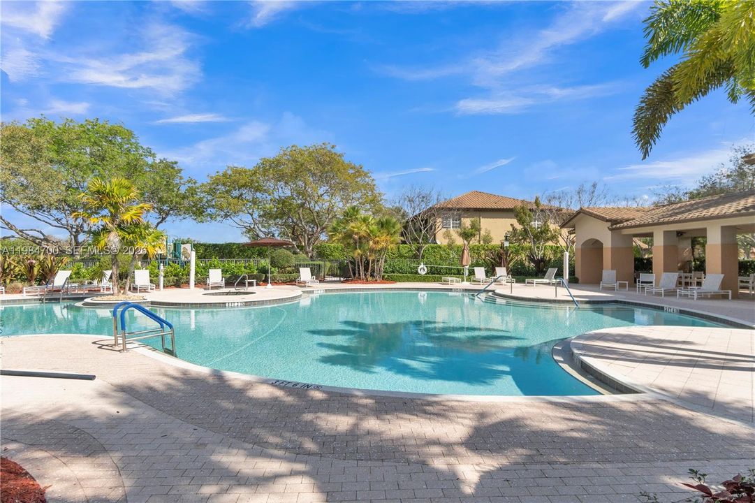 For Rent: $3,400 (3 beds, 2 baths, 1401 Square Feet)
