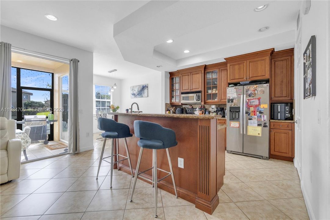 For Rent: $3,400 (3 beds, 2 baths, 1401 Square Feet)