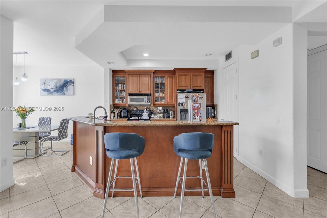 For Rent: $3,400 (3 beds, 2 baths, 1401 Square Feet)