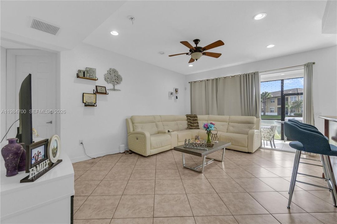For Rent: $3,400 (3 beds, 2 baths, 1401 Square Feet)