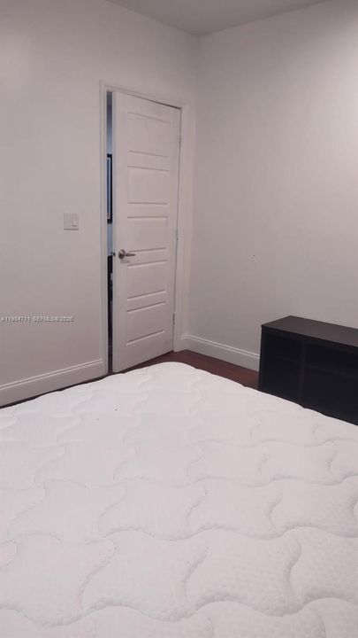 В аренду: $1,000 (1 спален, 1 ванн, 3825 Квадратных фут)